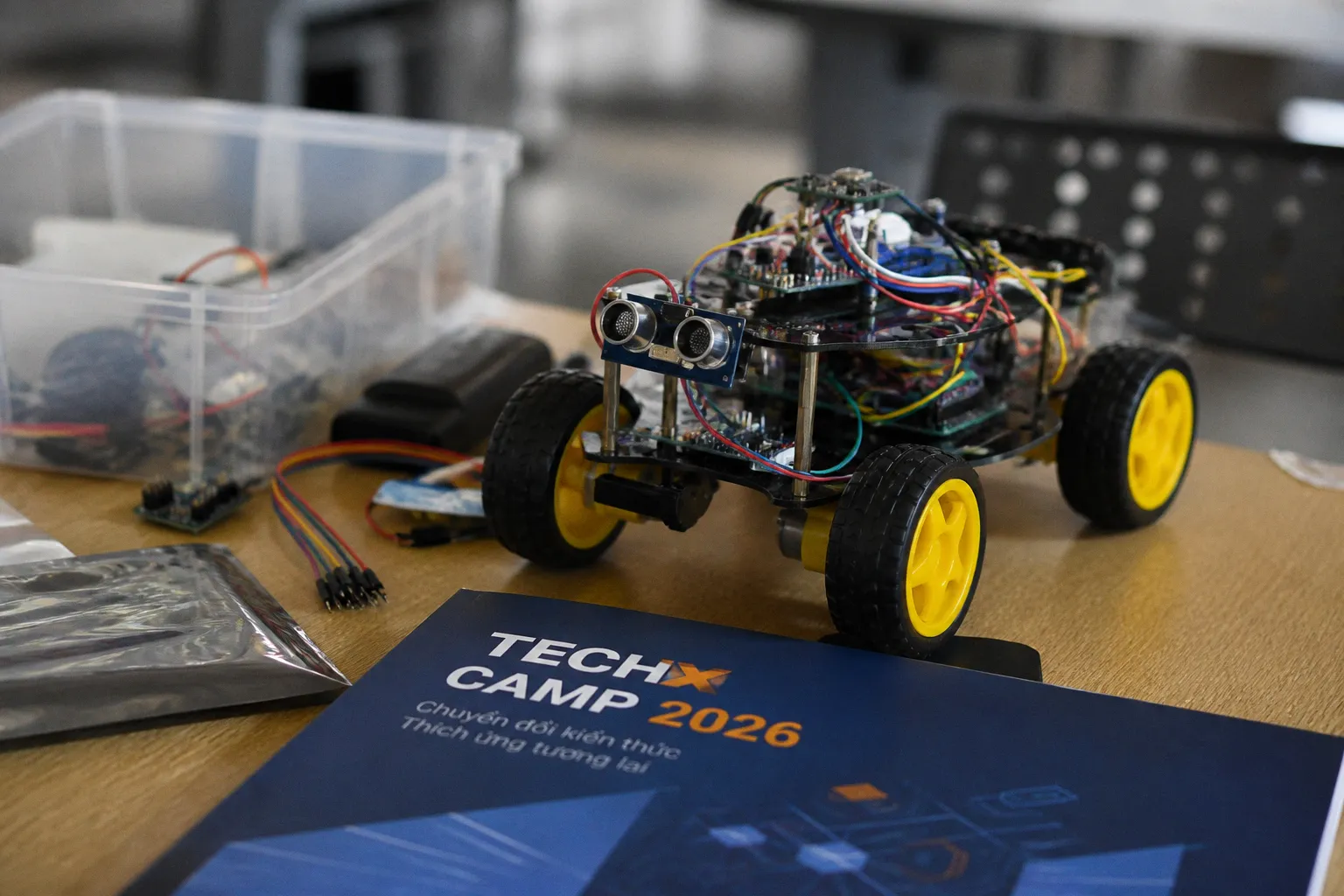 FPTU TechX Camp 2026: Перевод старшеклассников из школьной программы в контекст вызовов будущего.
