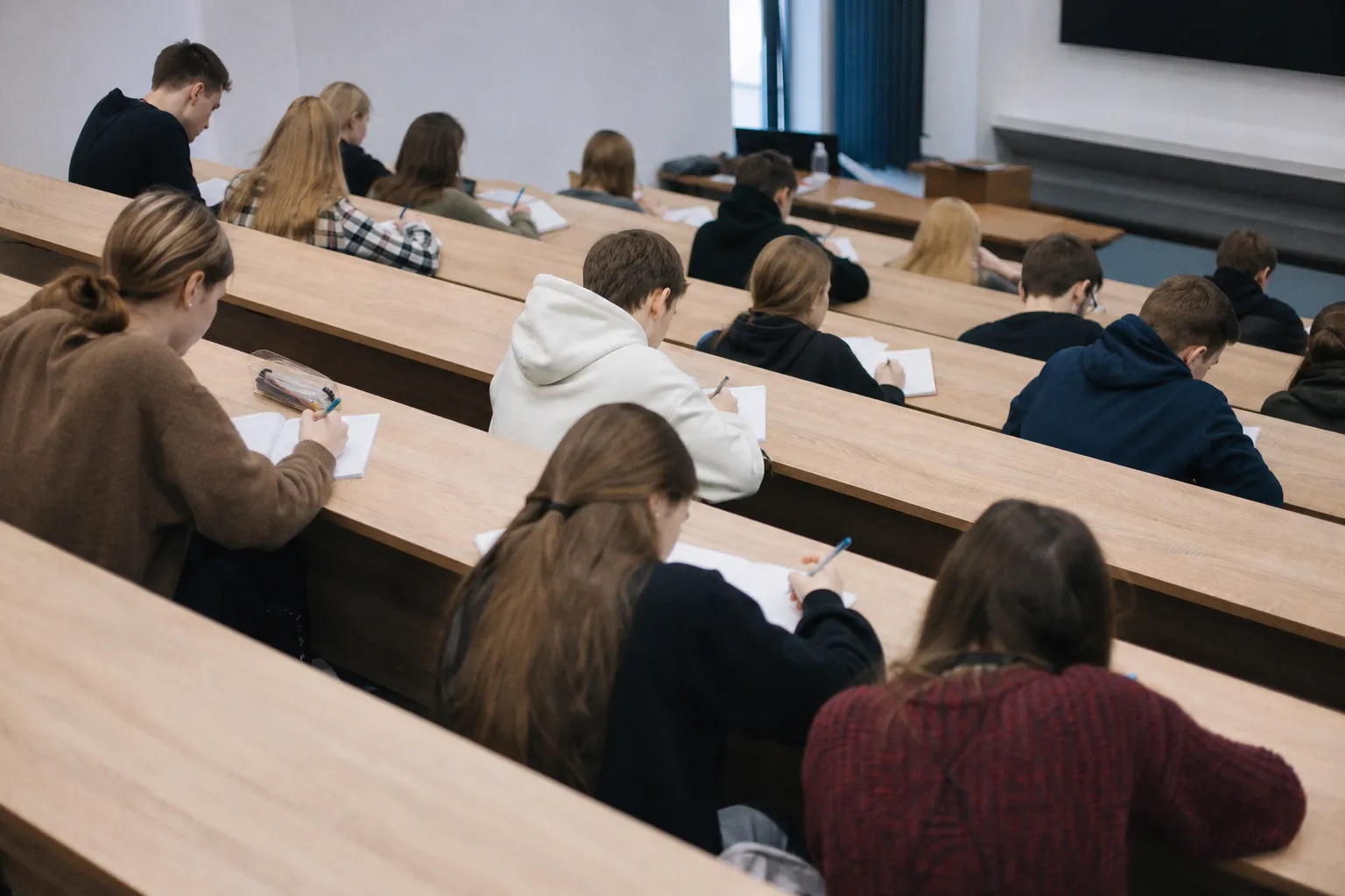 Новый стандарт обучения с ИИ: что важно знать родителям
